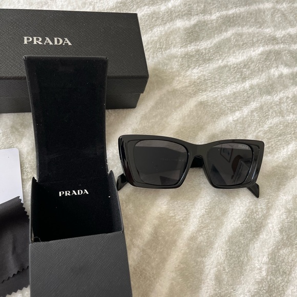 New Never worn Prada Sunglasses - Picture 2 of 8